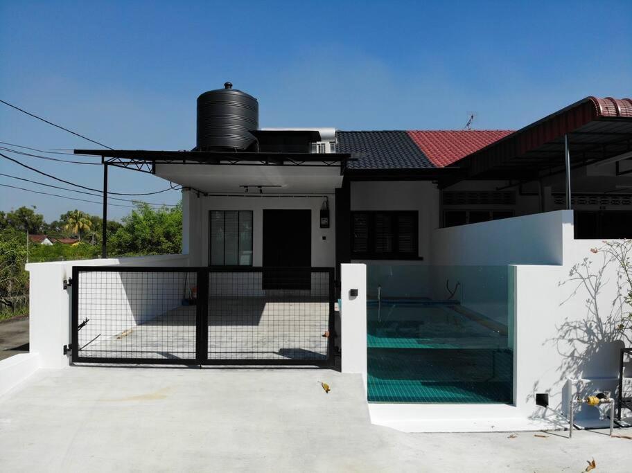 Zen Retreat Glass Pool Villa Taiping Exterior foto